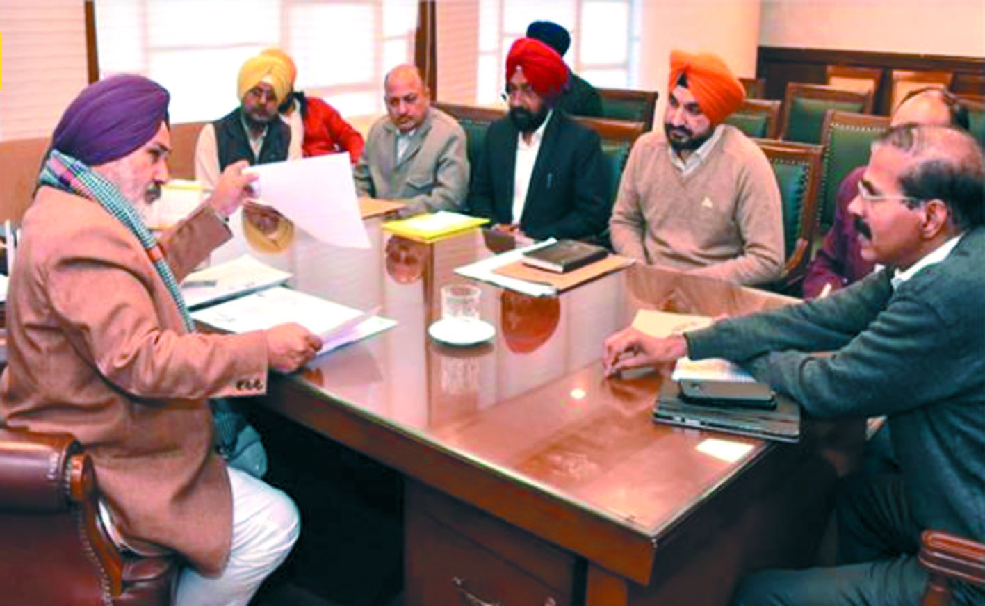 Chetan Singh Jaudamajra reviewed the ongoing water projects in the dams from BBMB officials.